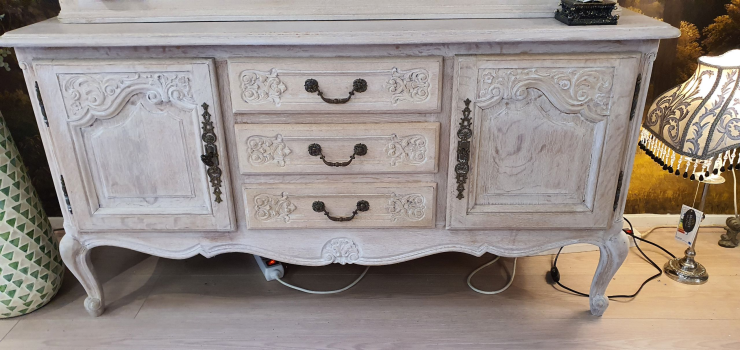 Eiken Queen Ann vitrinekast 