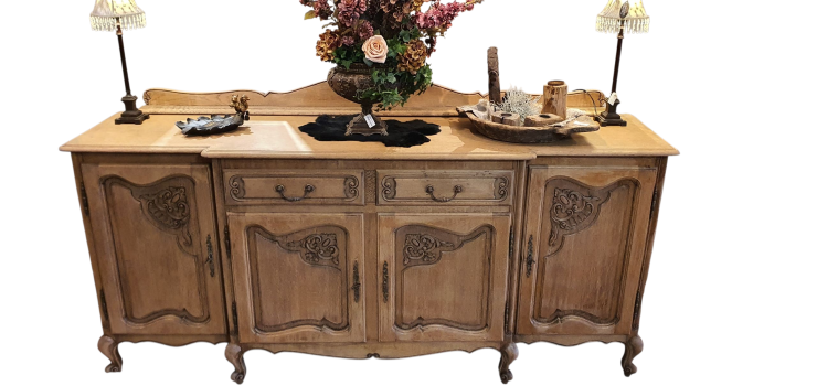 Landelijk Brocante Queen Ann Dressoir 