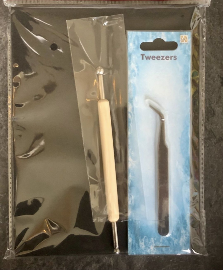 Embossing set €12,95 5 op voorraad Embossing mat, Bolpen en pincet