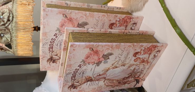 Boekendoos middel Roze Dame