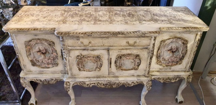 Prachtig gerestyld Dressoir