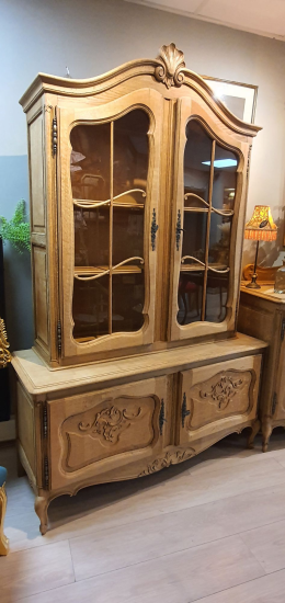 Queen ann vitrinekast